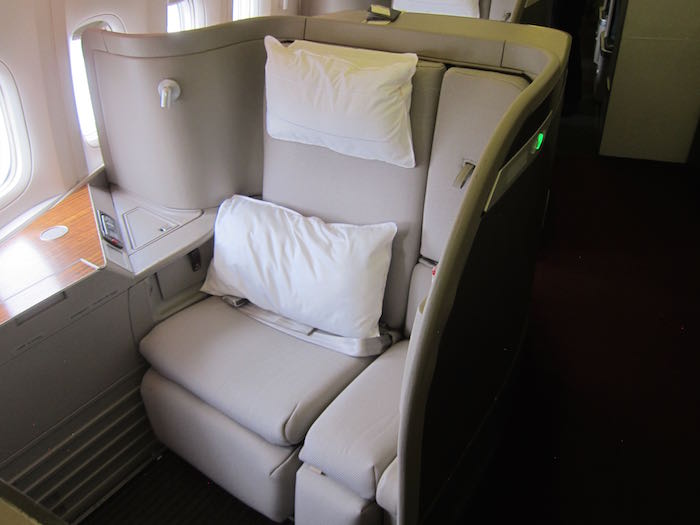 Cathay-Pacific-First-Class-777-04.jpg